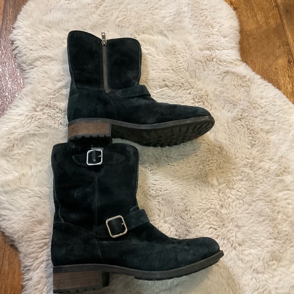 UGG Chaney Black Suede Size 8 Moto Boots Side Buckle Inside Zip - Picture 4 of 10